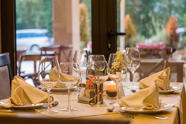 UF0259: SERVICIO Y ATENCIÓN AL CLIENTE EN RESTAURANTE.